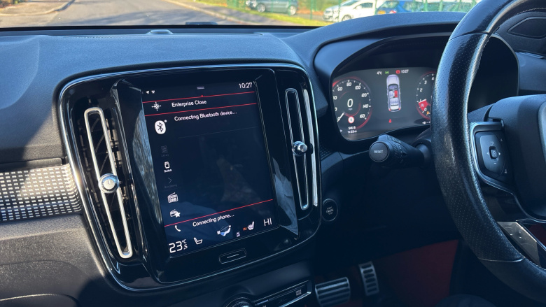 Volvo Xc40 2.0 T4 R DESIGN Pro 5dr AWD Geartronic Petrol Estate